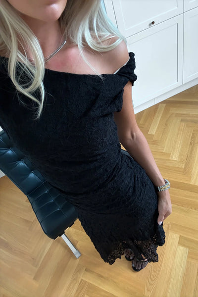 Linzey One-Shoulder Lace Dress