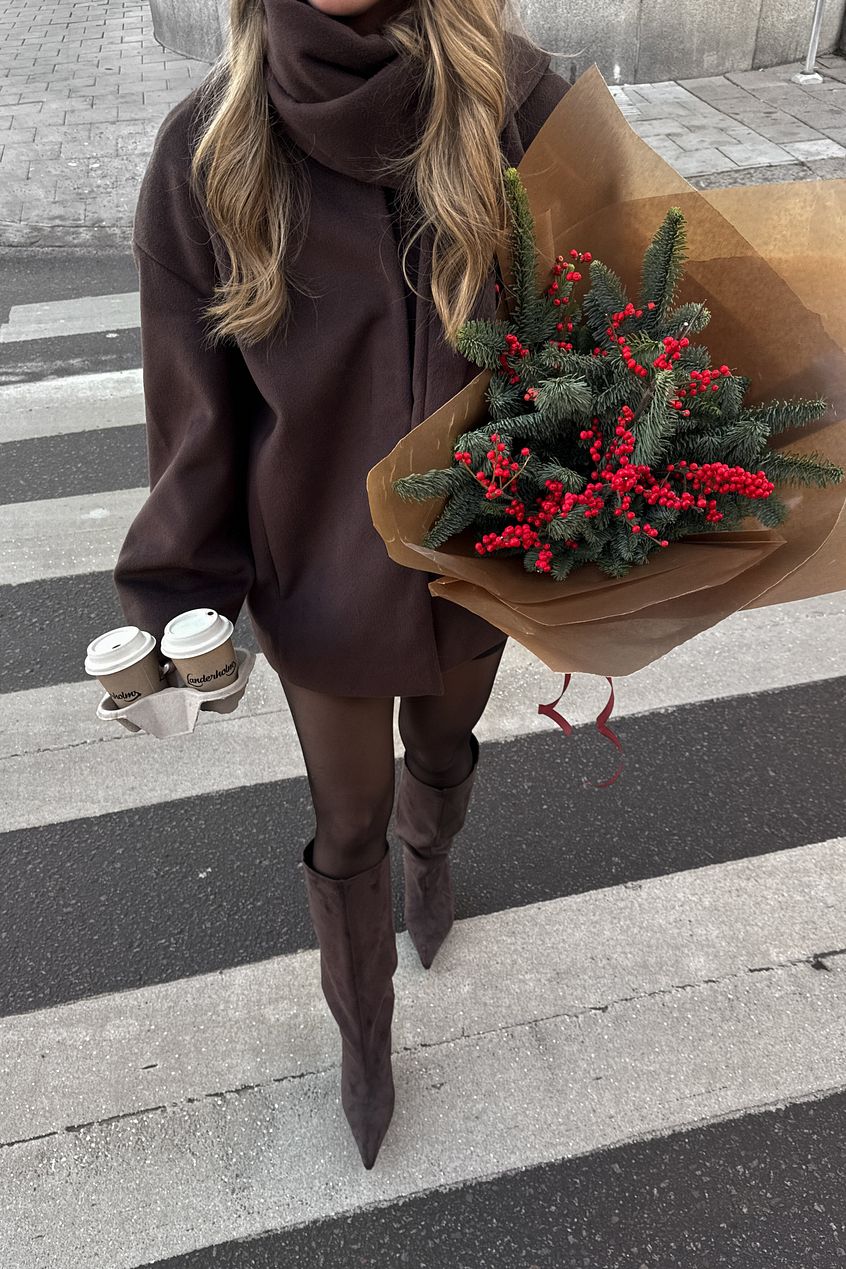 Short Scarf Detailed Coat