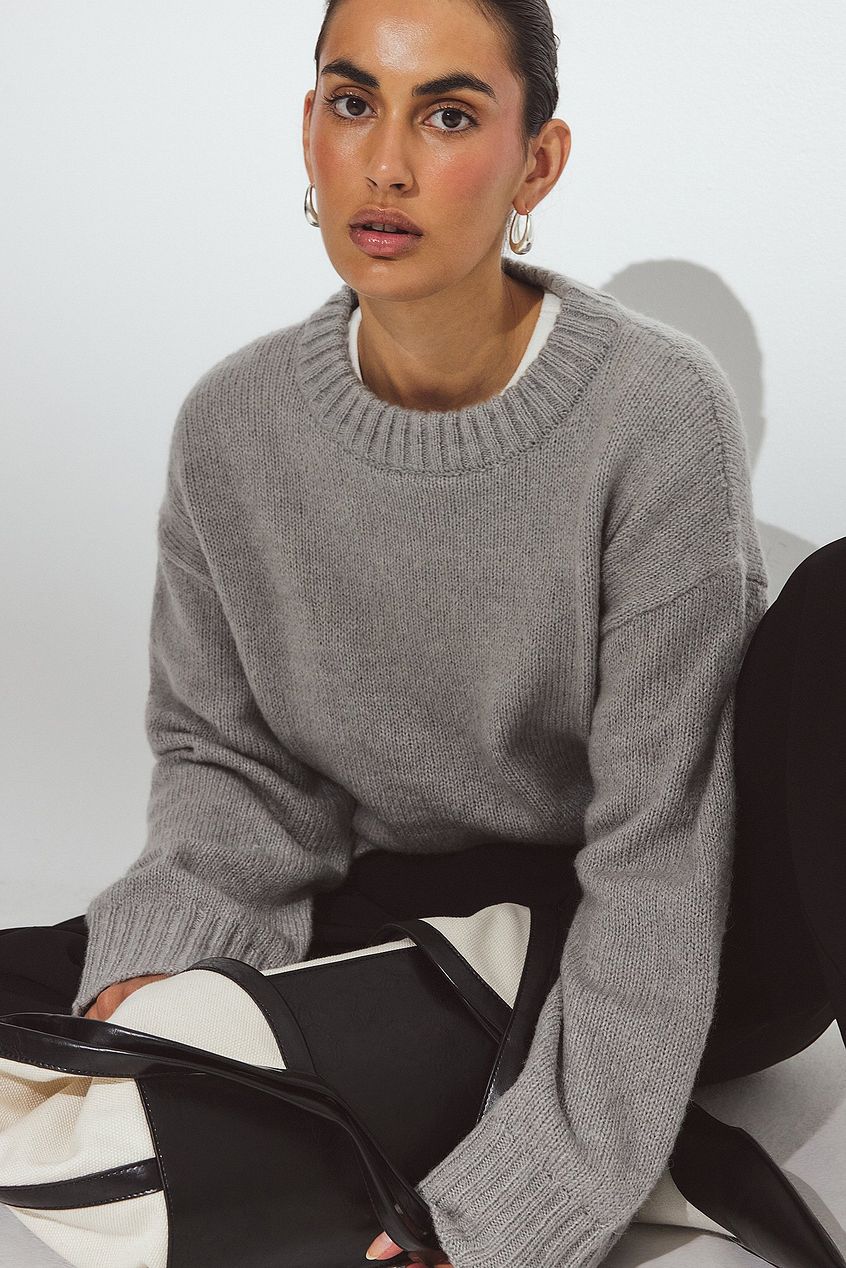 Round Neck Wool Blend Knitted Sweater