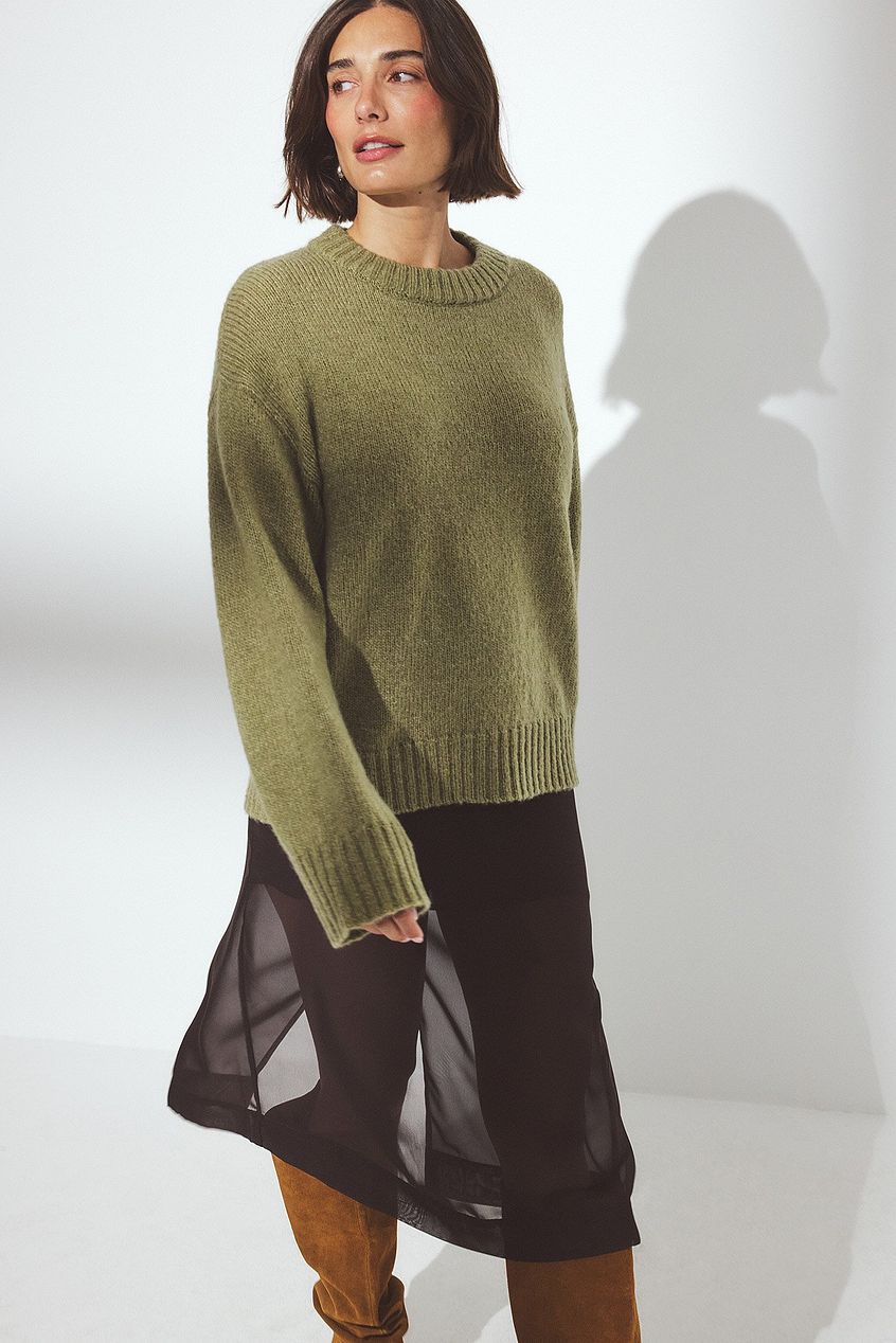 Round Neck Wool Blend Knitted Sweater