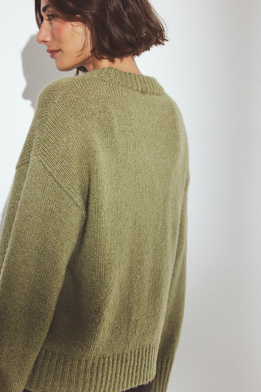 Round Neck Wool Blend Knitted Sweater