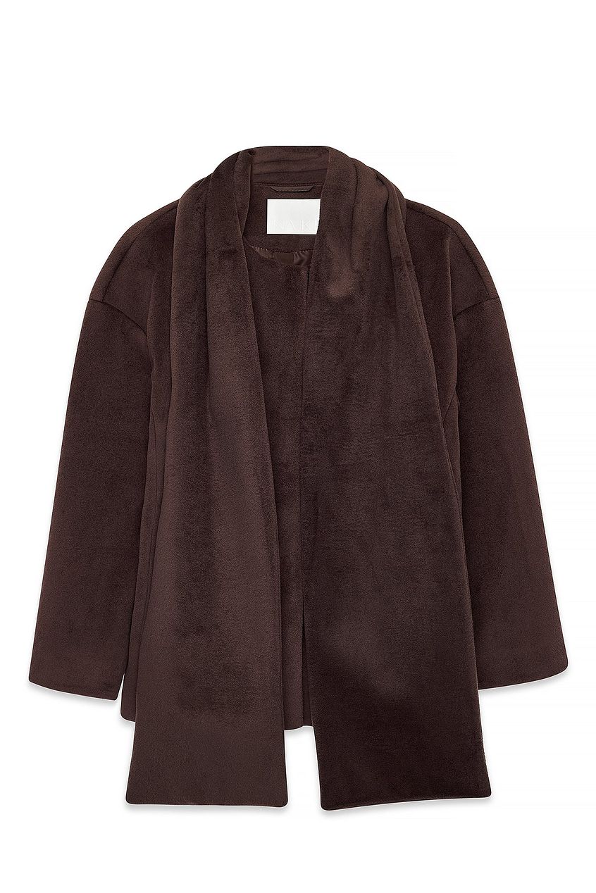 Short Scarf Detailed Coat