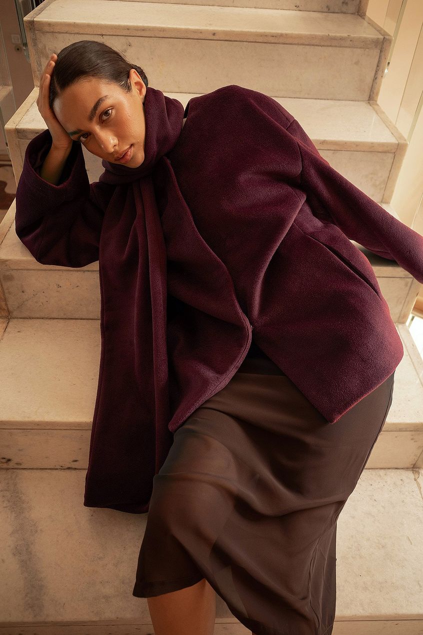Short Scarf Detailed Coat