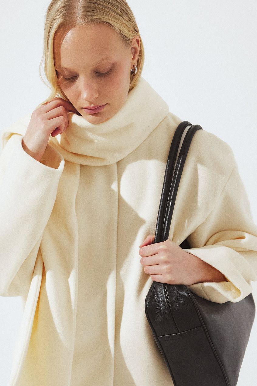 Short Scarf Detailed Coat