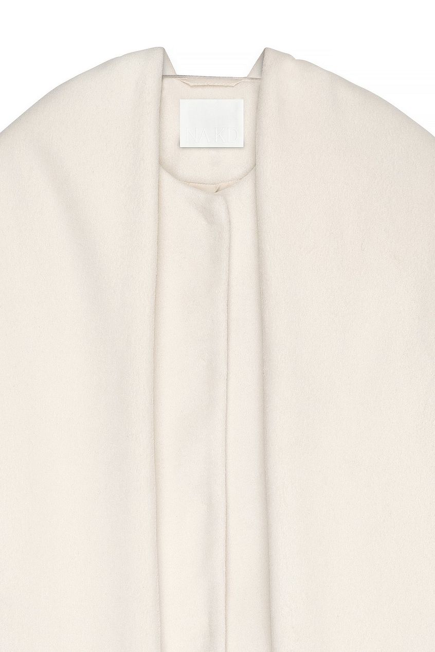 Short Scarf Detailed Coat